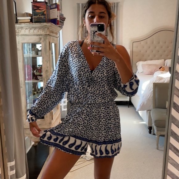 Blue and white floral romper , slits on the arms,S - Picture 3 of 3